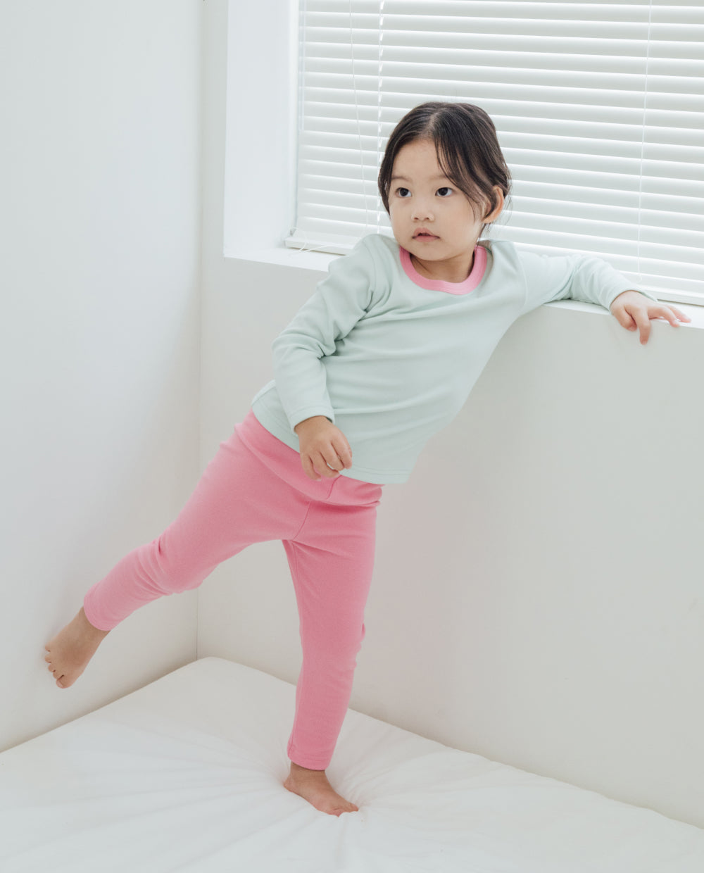 [Kids] ふんわりなめらかスリムフィットカラーブロックルームウェア