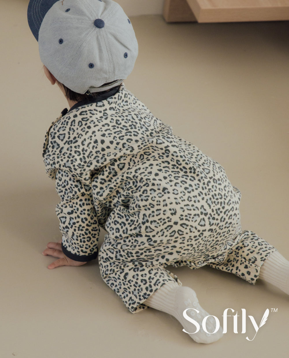 [Baby] ソフトリーふんわりもちもちレオパードロンパース
