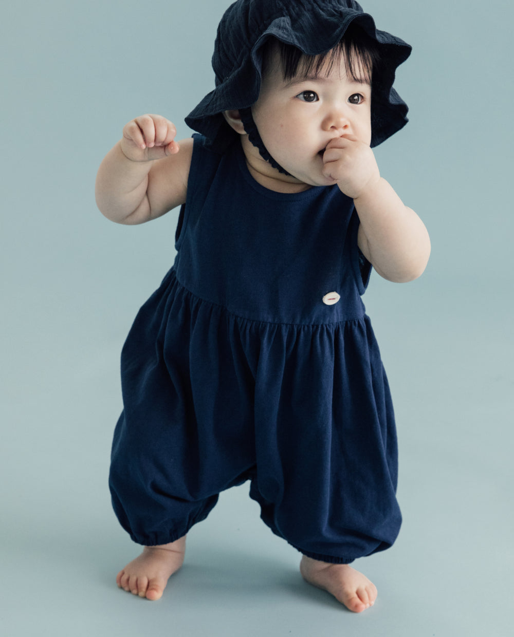 [Baby] リネン ノースリーブロンパース