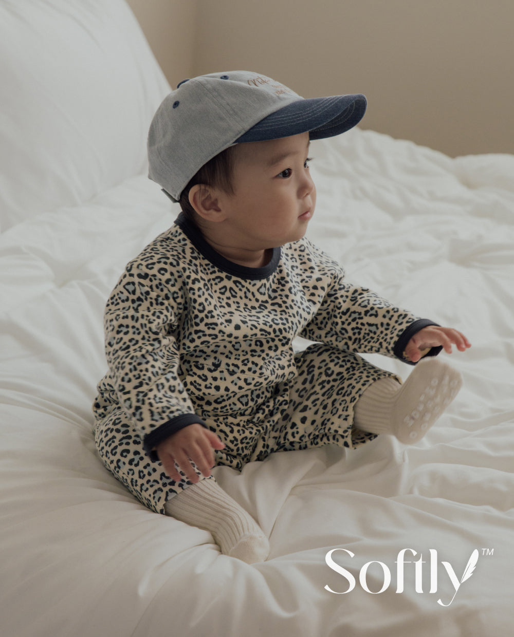 [Baby] ソフトリーふんわりもちもちレオパードロンパース