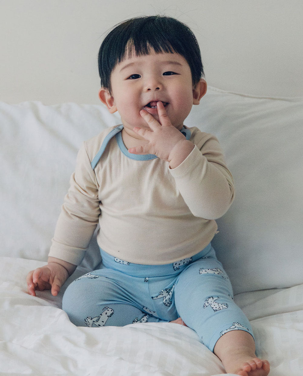 [Baby] やわらかモダール 長袖ボディスーツ