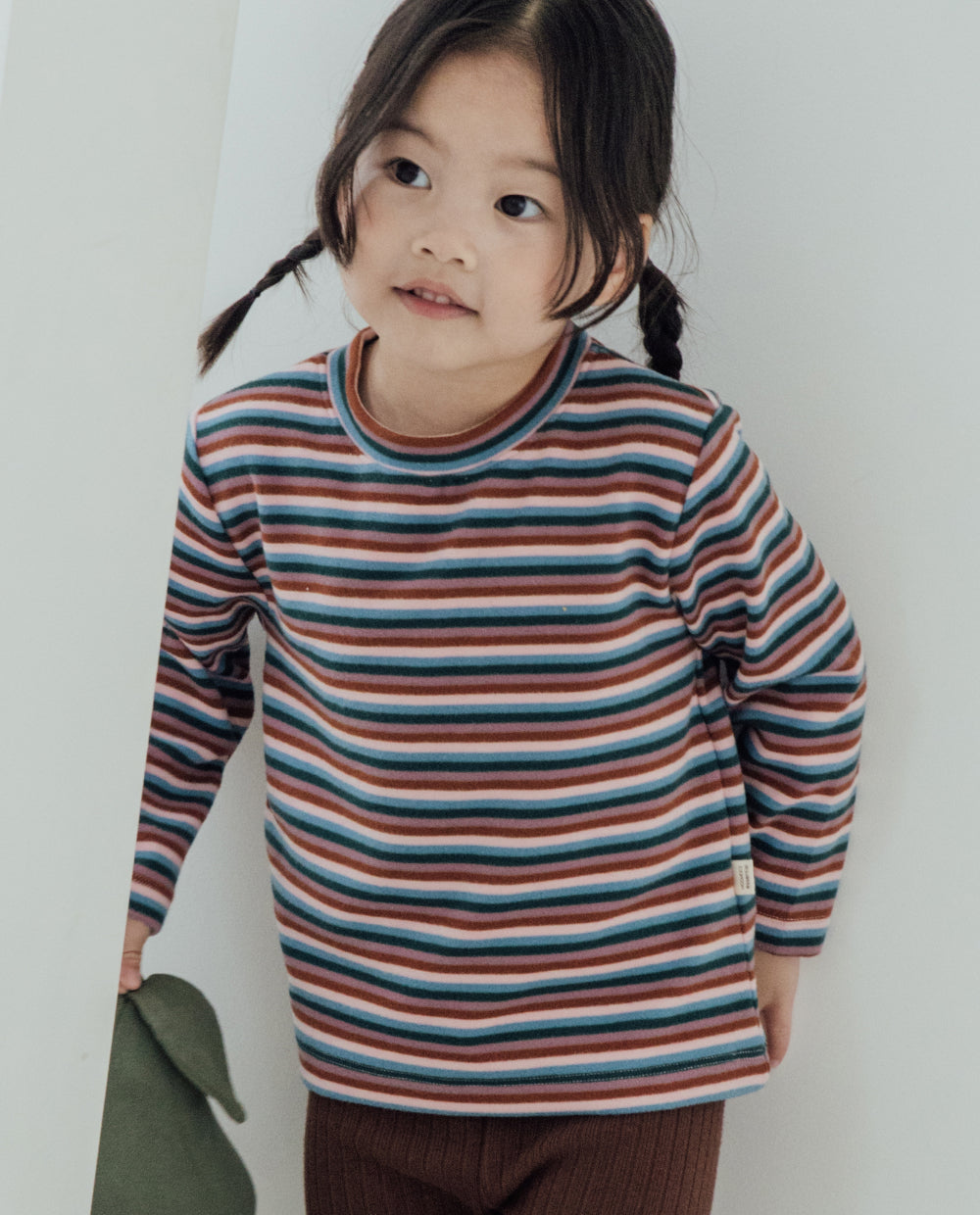 [Kids] ふんわりなめらかレギュラーフィットストライプTシャツ