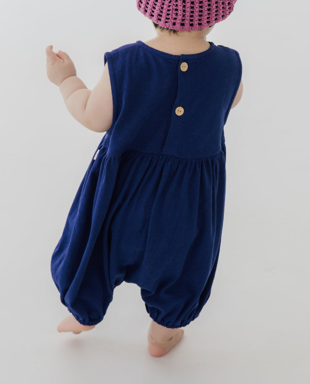[Baby] リネン ノースリーブロンパース