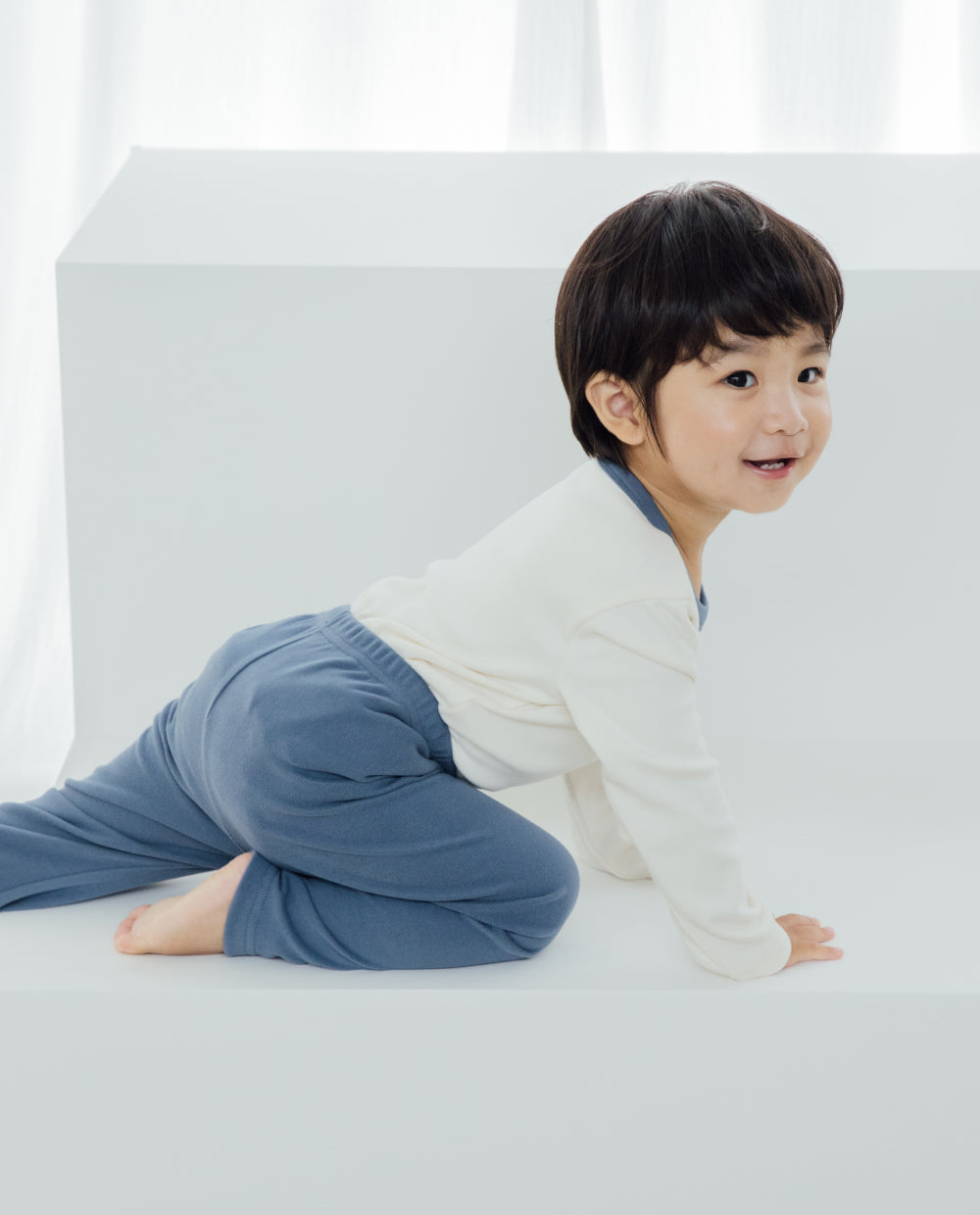 [Kids] ふんわりなめらかスリムフィットカラーブロックルームウェア