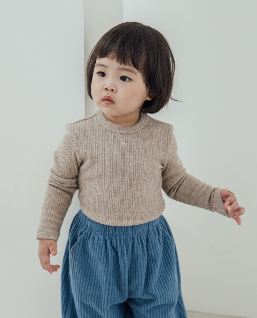 [Kids] ふんわりアイレットスリムフィットTシャツ
