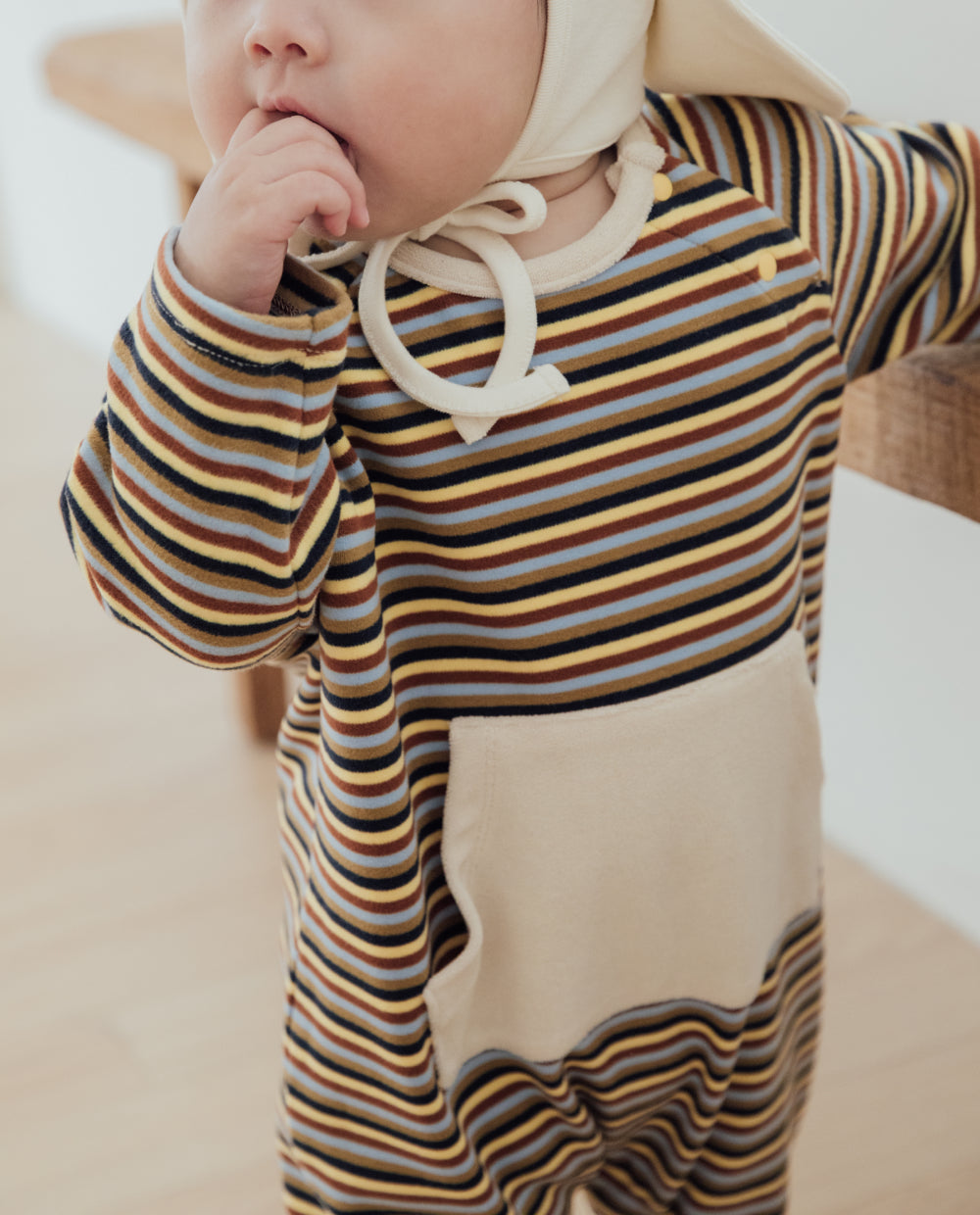 [Baby] ふんわりなめらかストライプロンパース