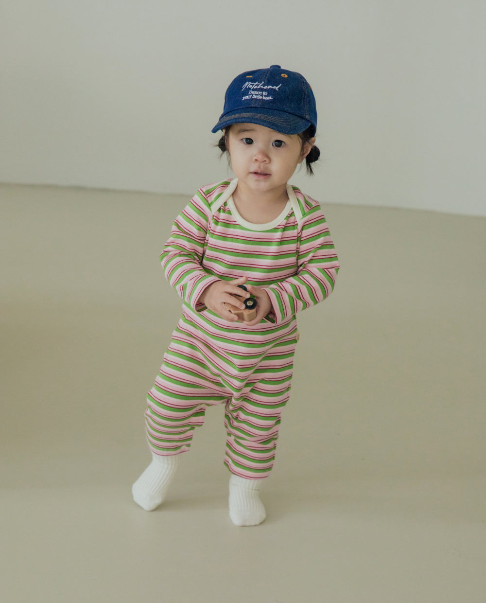 [Baby] ストレッチコットンマルチストライプスリムフィットロンパース