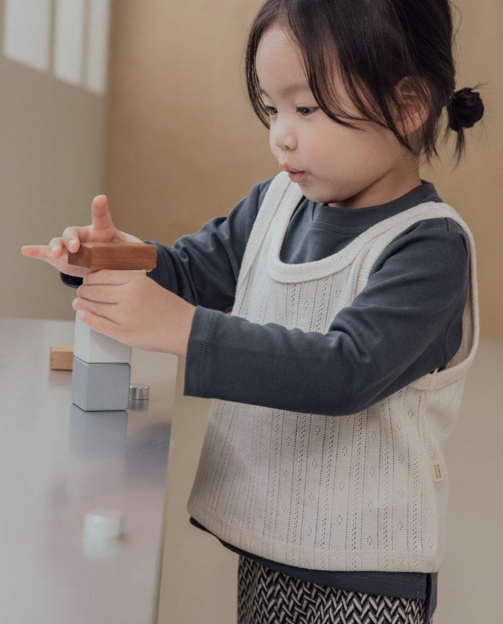 [Kids] ジャガードアイレットベスト