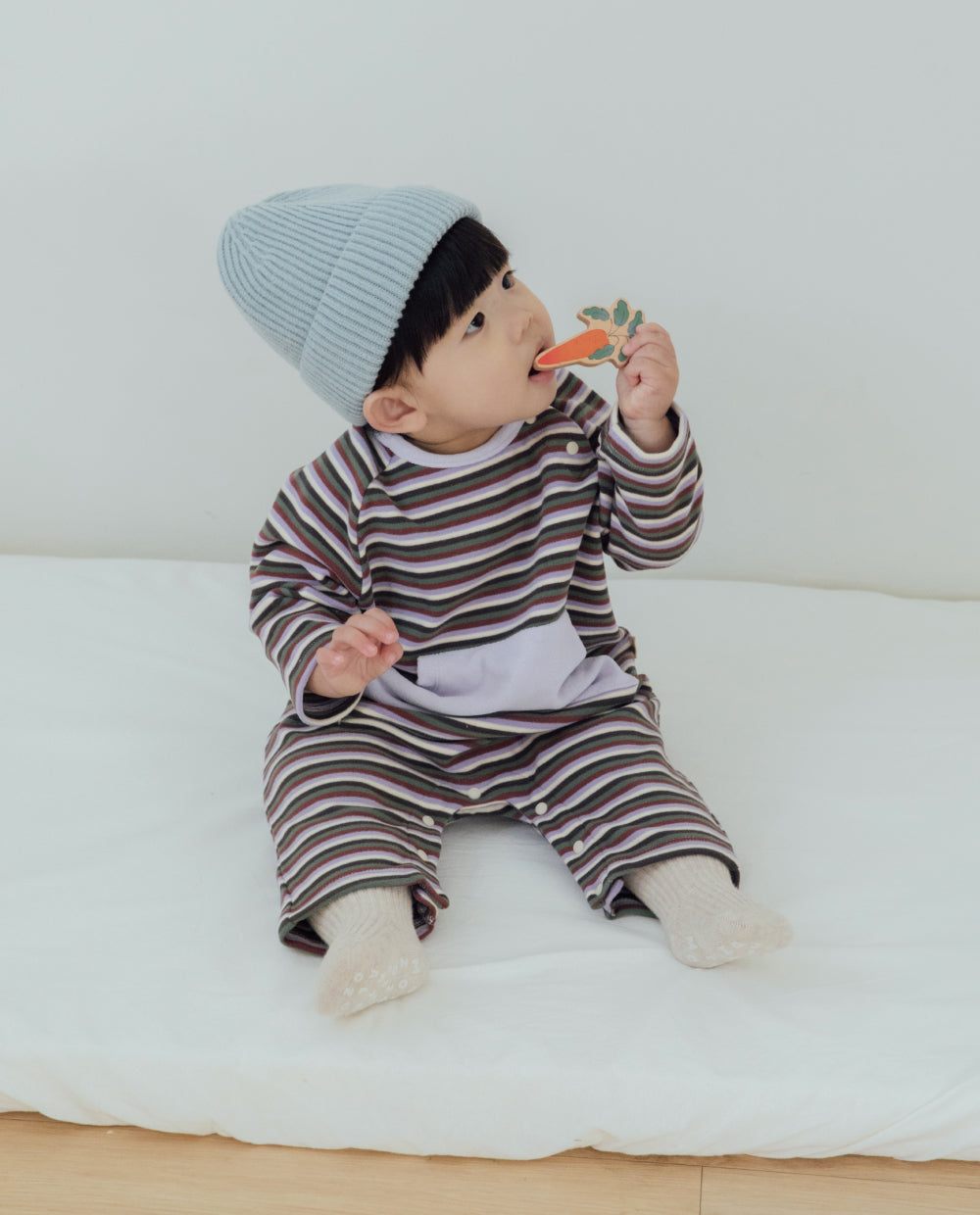 [Baby] ふんわりなめらかストライプロンパース