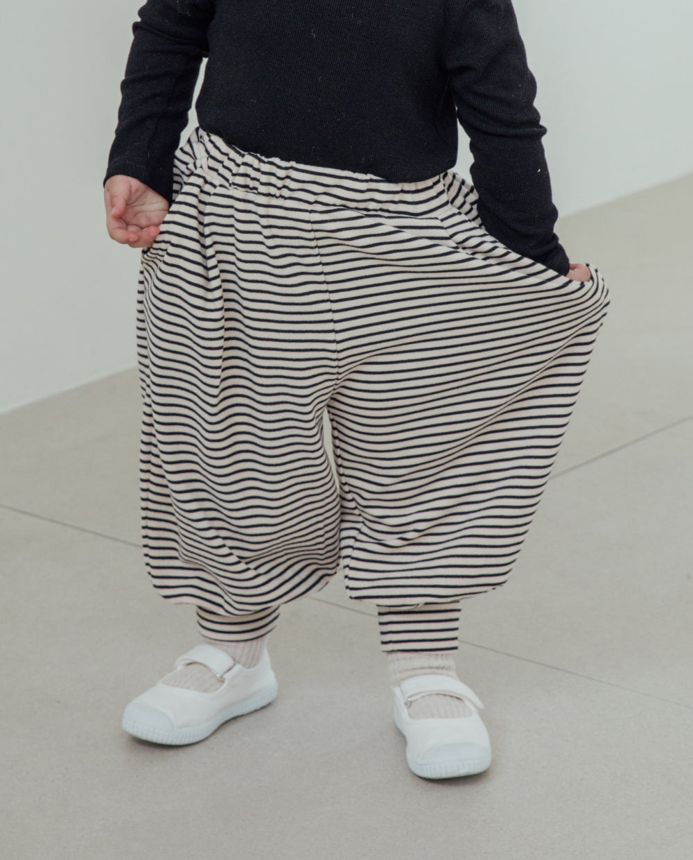 [Kids] ふんわりなめらかストライプジョガーパンツ
