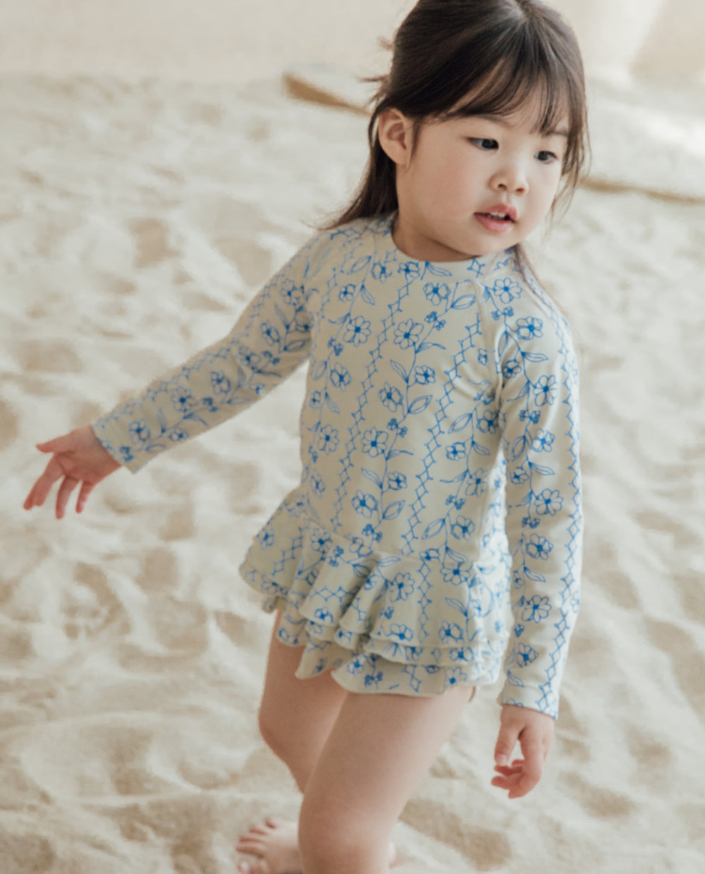 [Kids] UVカット グラフィック 2段フリル ラッシュガード