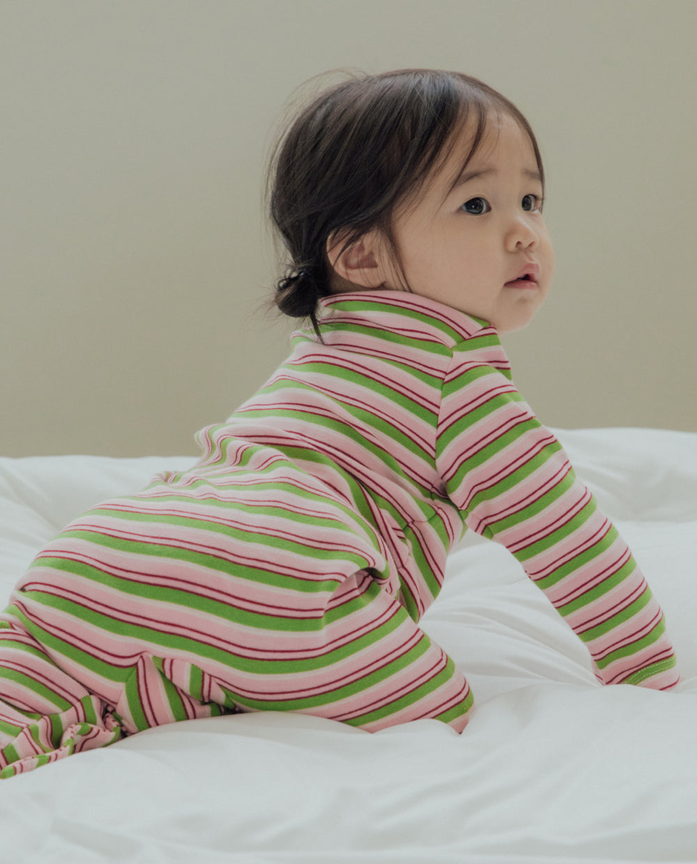[Baby] ストレッチコットンマルチストライプスリムフィットロンパース