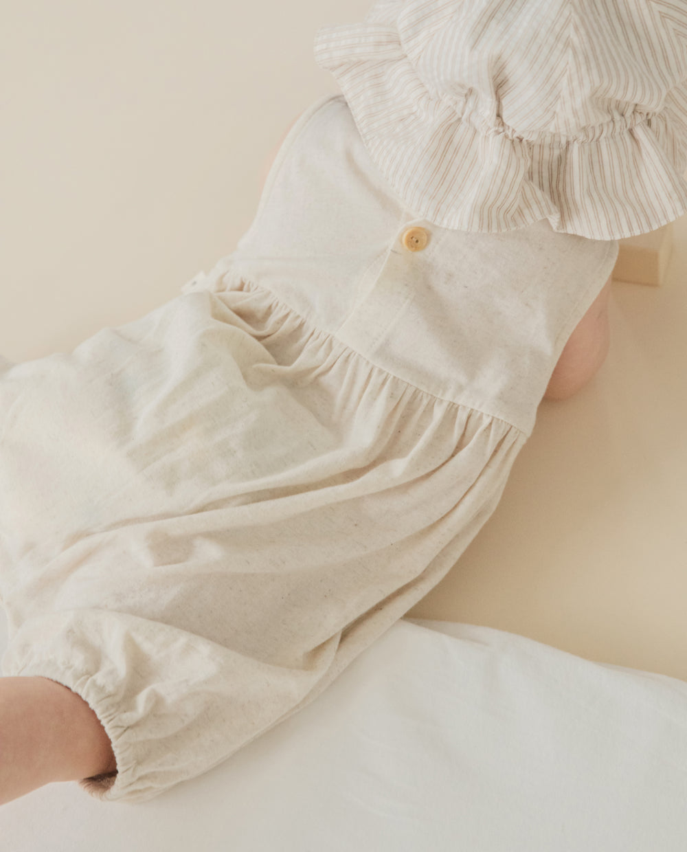 [Baby] 風通し抜群！リネン ノースリーブ ロンパース