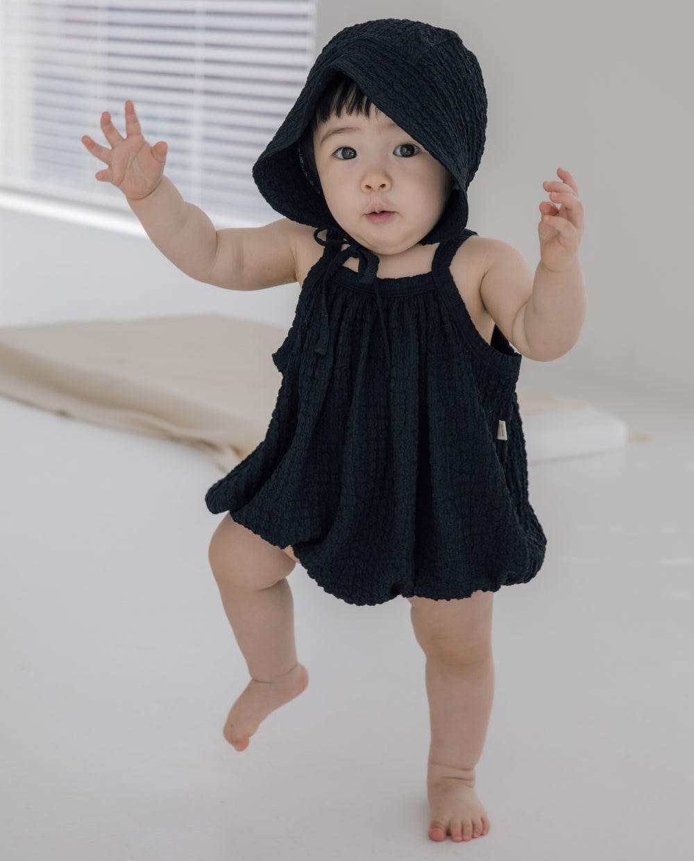 [Baby] ボリューム クリンクル バルーンフィット ロンパース