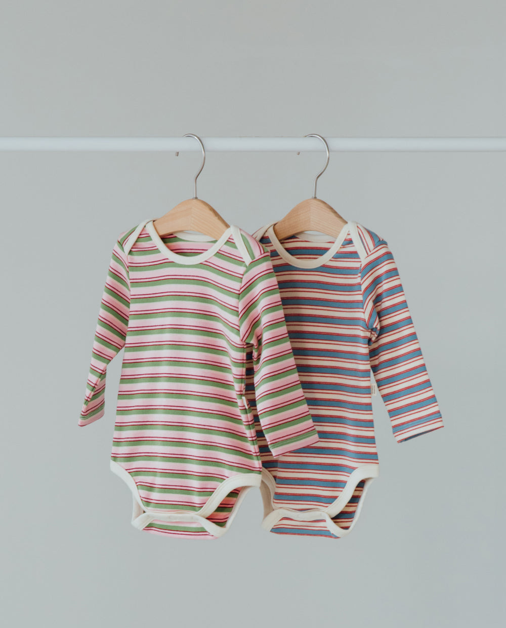 [Baby] ストレッチコットンマルチストライプボディスーツ