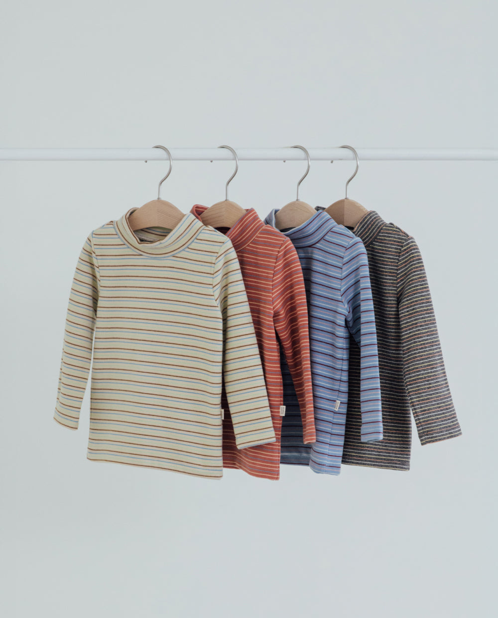 [Kids] ふんわりなめらか ハーフネック スリムフィット Tシャツ