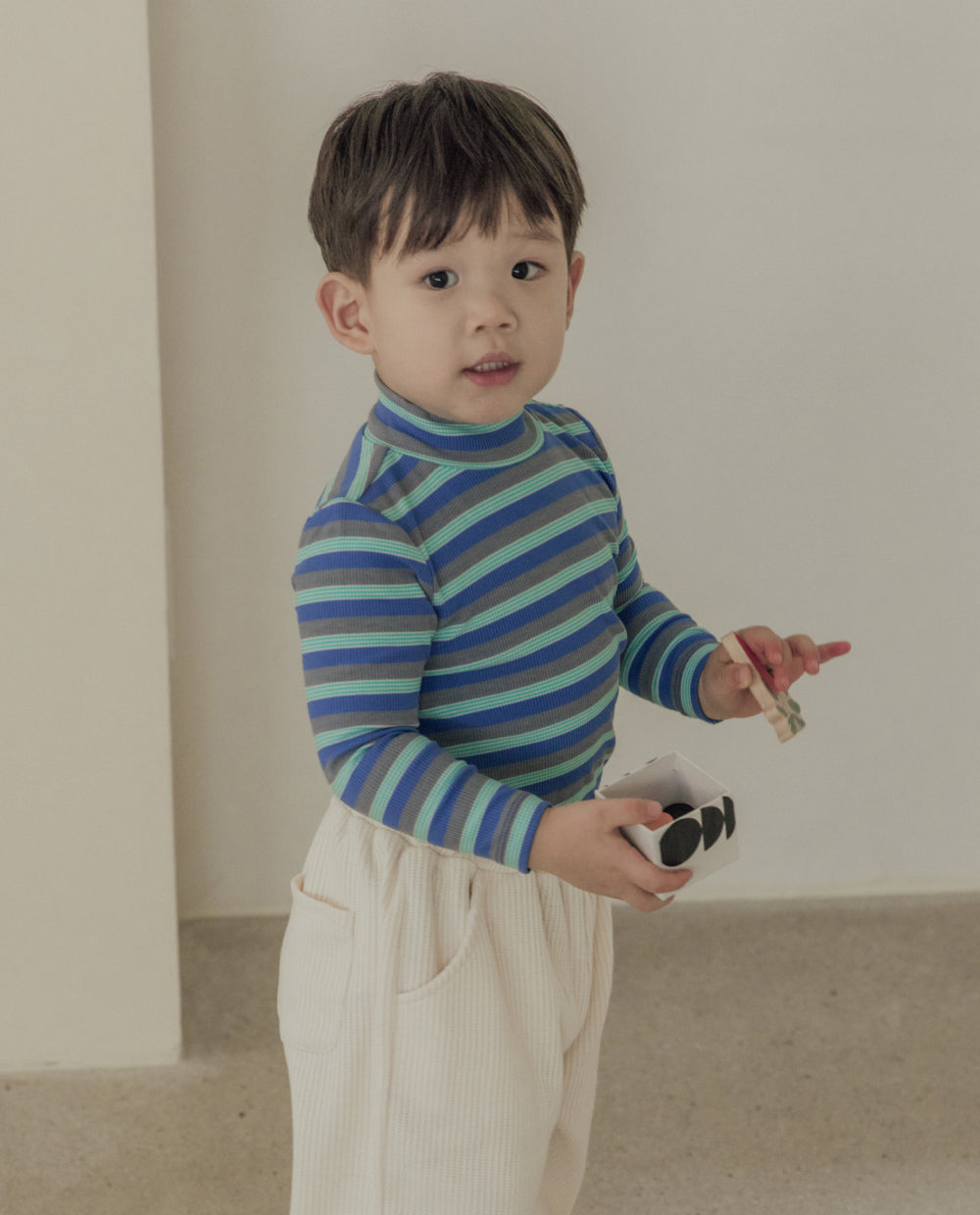 [Kids] もちもちリブハーフネックストライプTシャツ